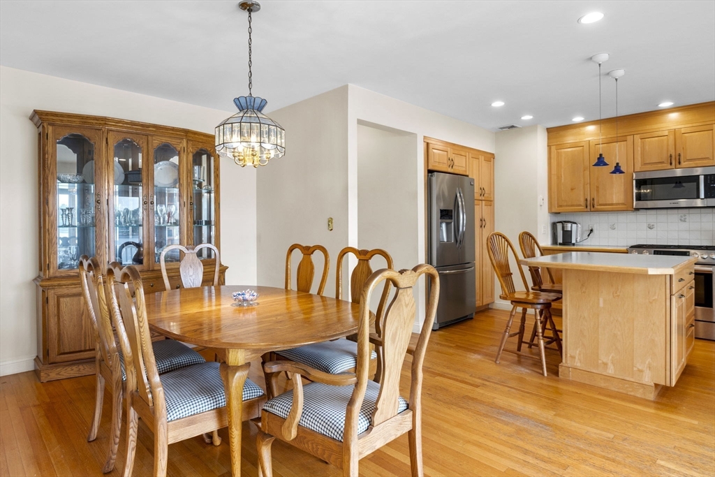 95 Lakeshore Ave