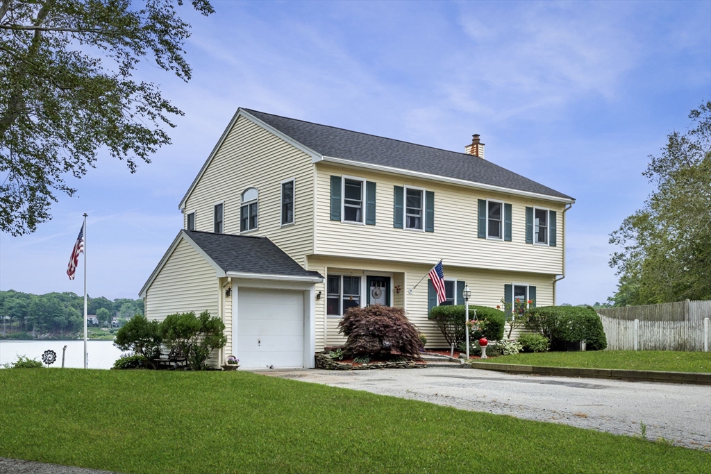 95 Lakeshore Ave