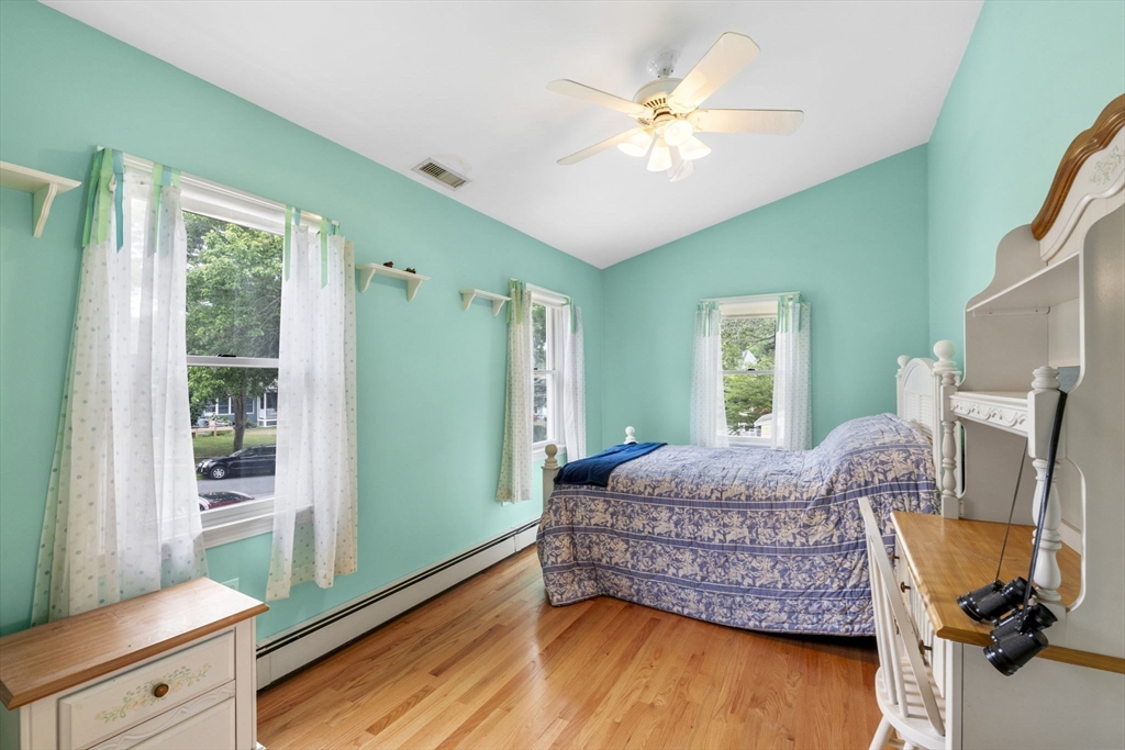 95 Lakeshore Ave