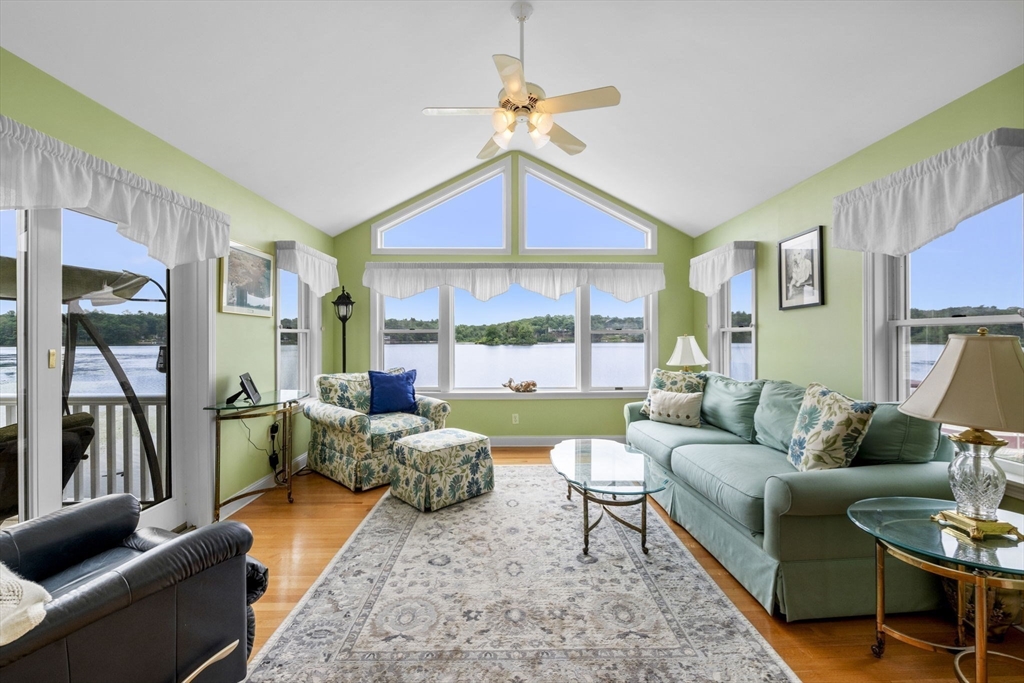 95 Lakeshore Ave