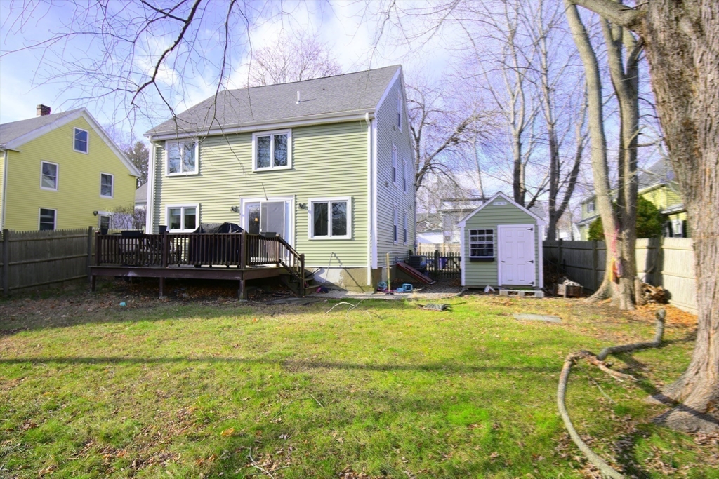24 Estes St
