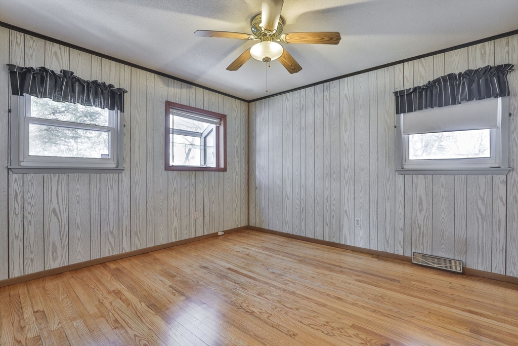 22 Drew St
