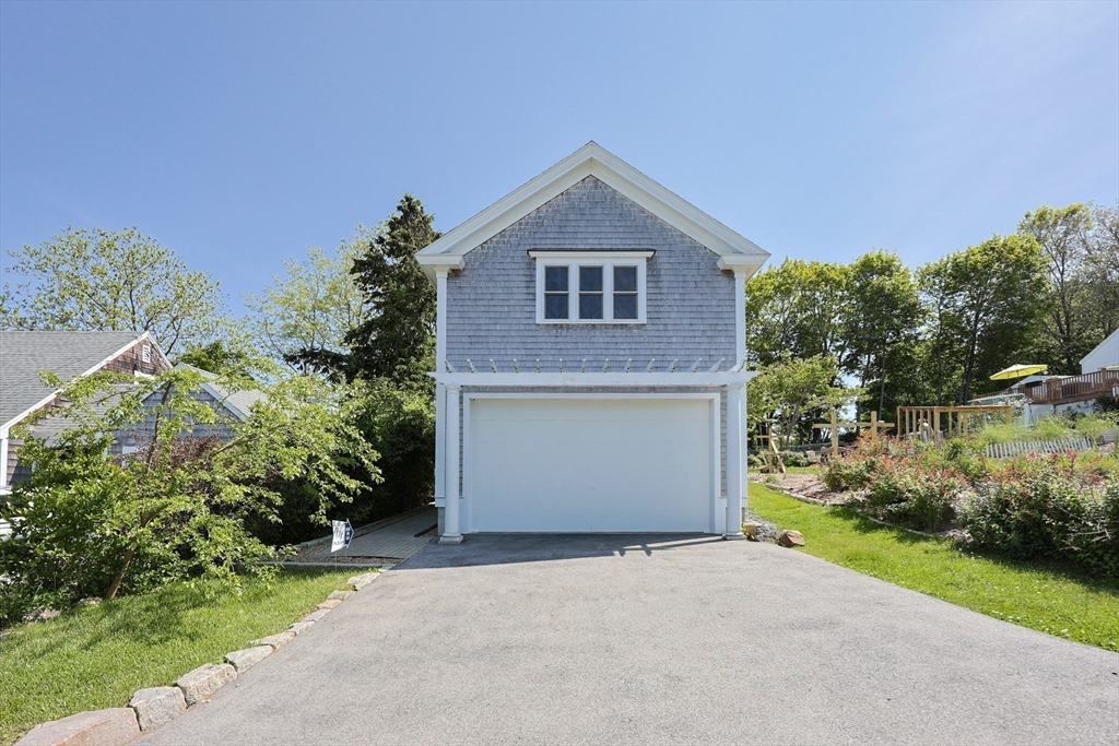 9 Landmark Ln