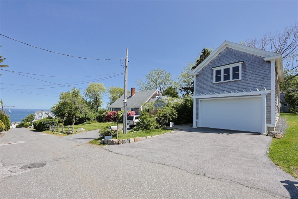 9 Landmark Ln
