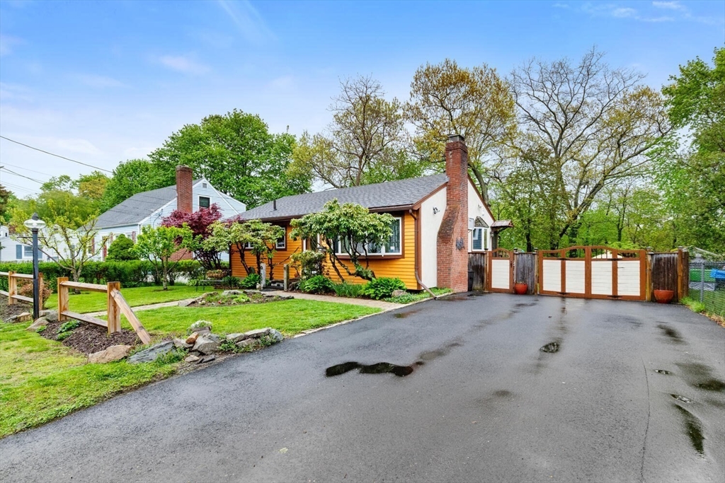 20 Bates Park Ave