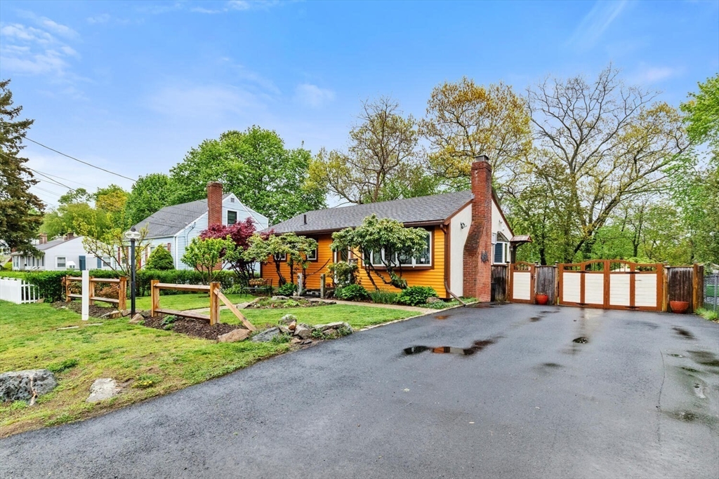 20 Bates Park Ave