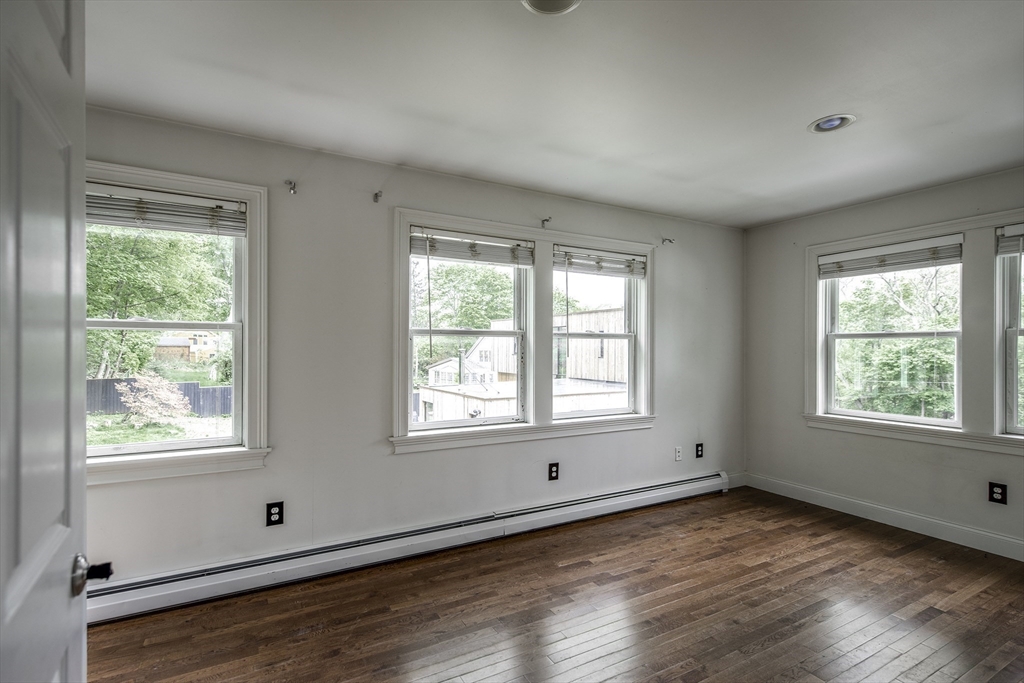 127R Leonard