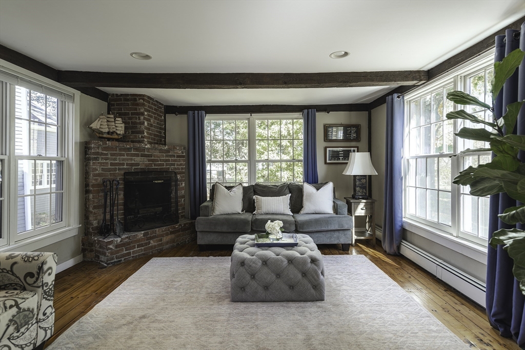 52 E Main Street, Georgetown