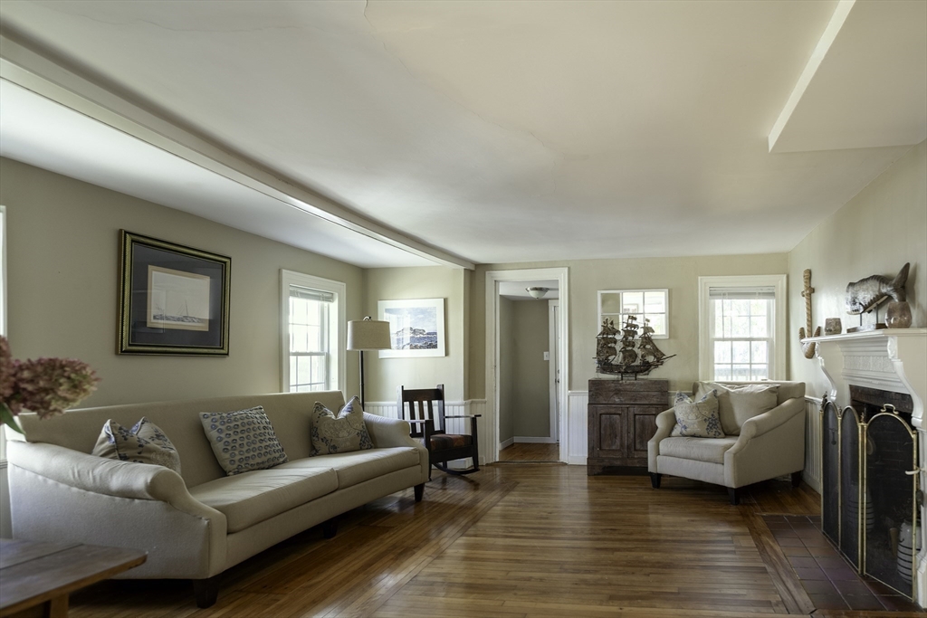 52 E Main Street, Georgetown