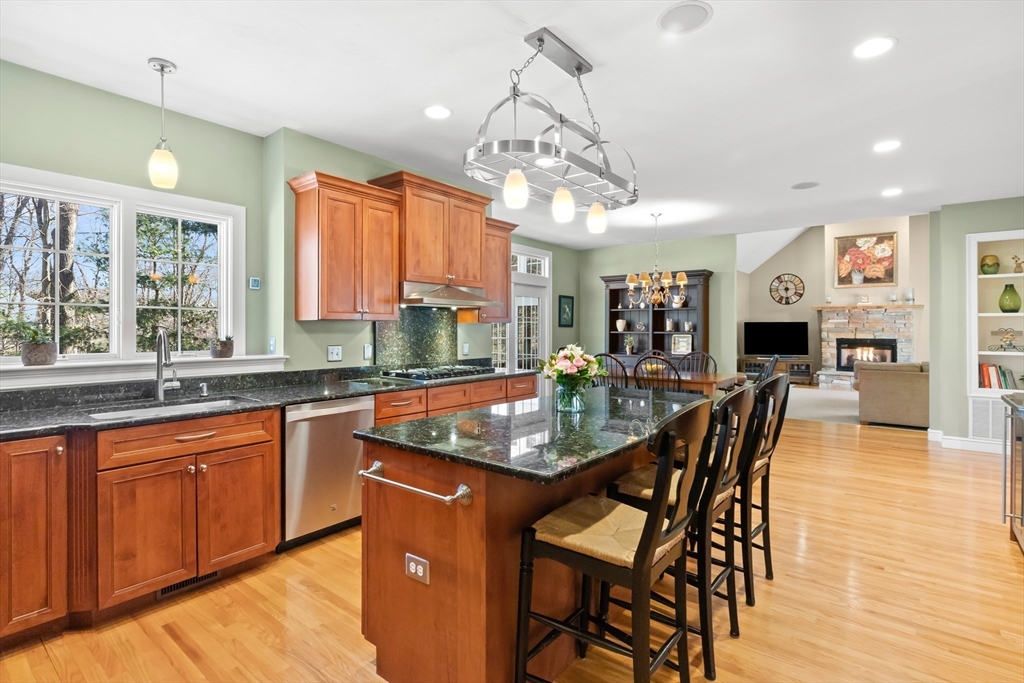 4 Shea Ct