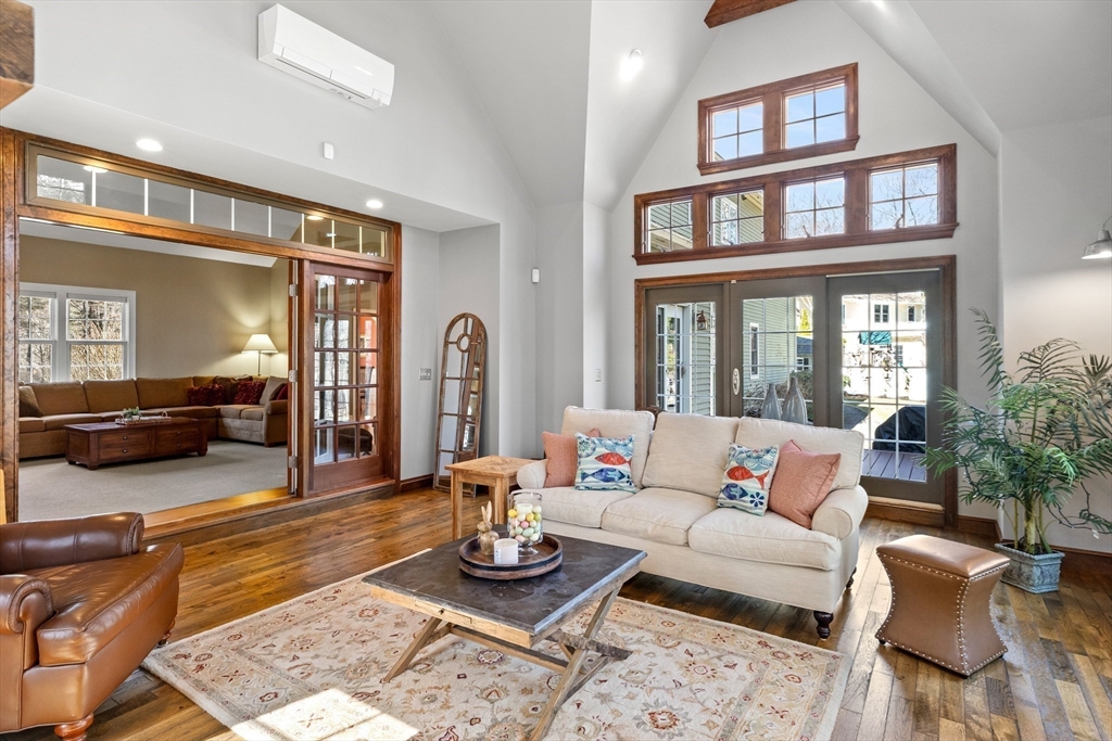 4 Shea Ct