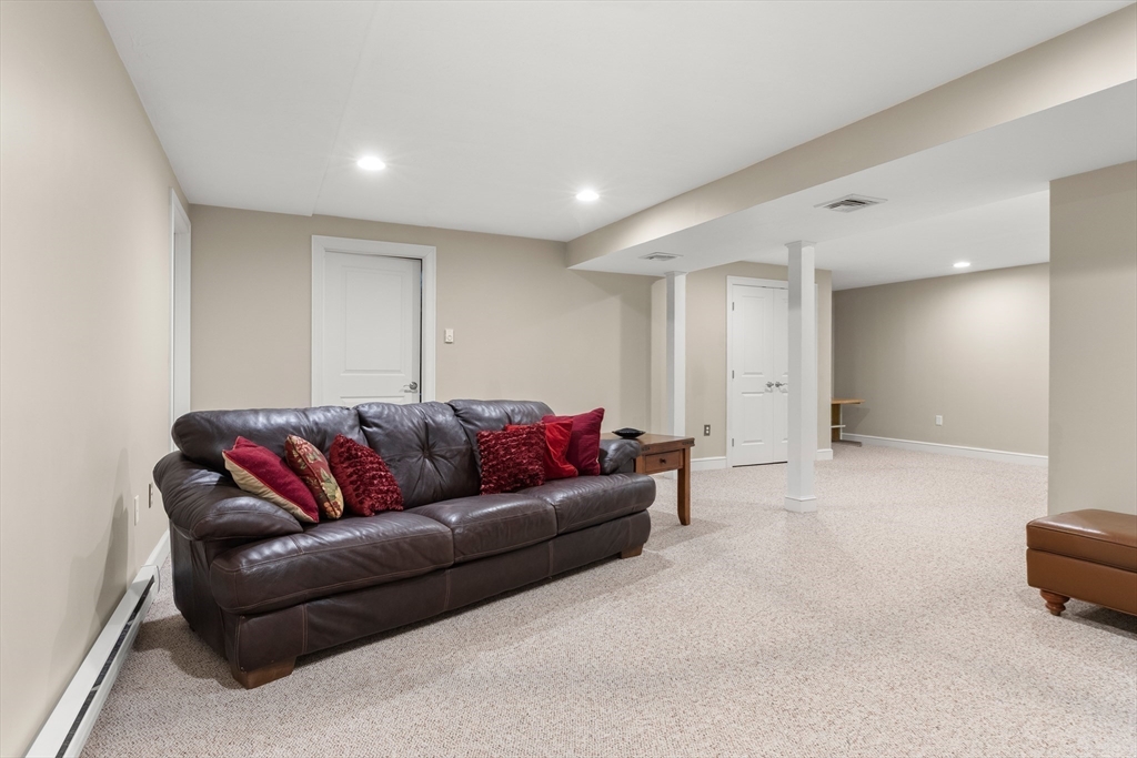 4 Shea Ct