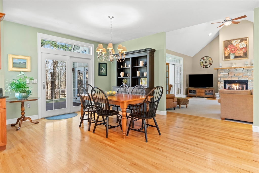4 Shea Ct