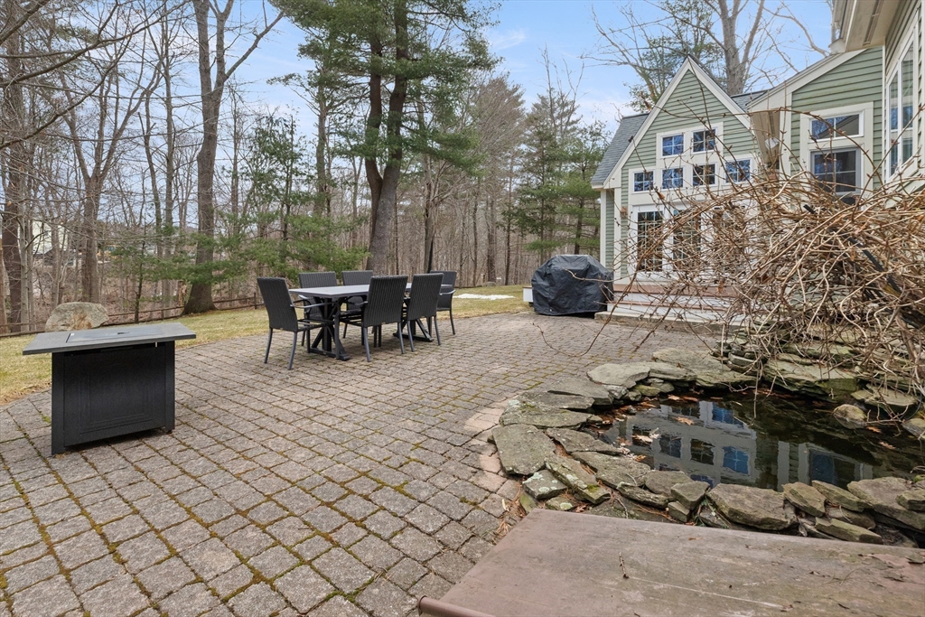 4 Shea Ct
