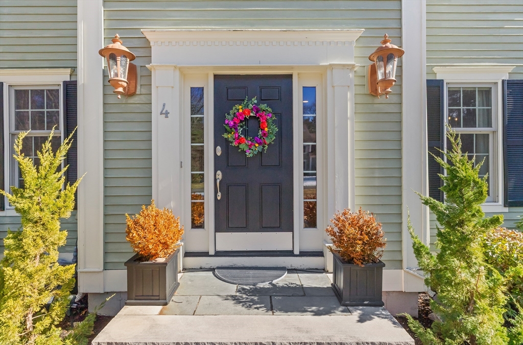 4 Shea Ct