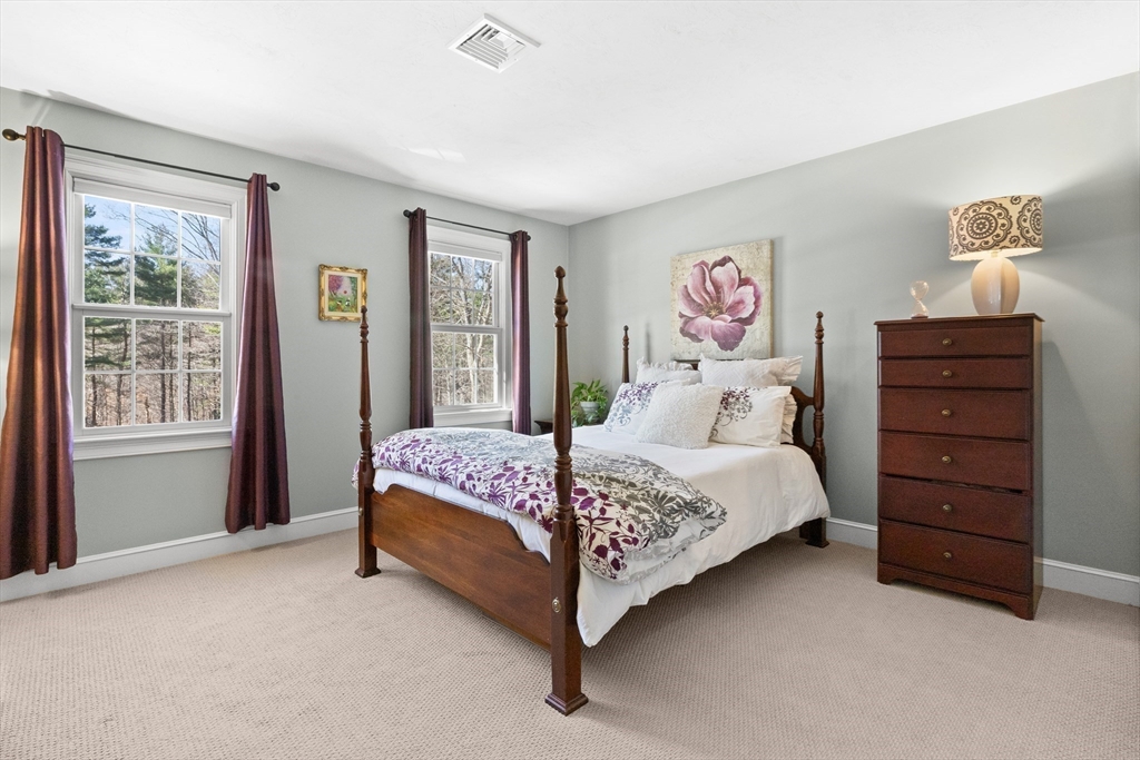 4 Shea Ct