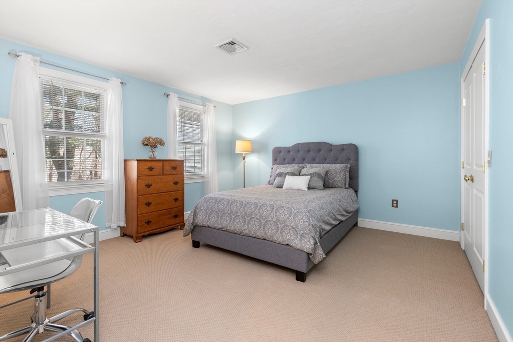 4 Shea Ct