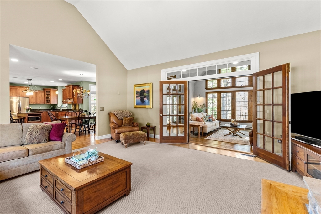 4 Shea Ct