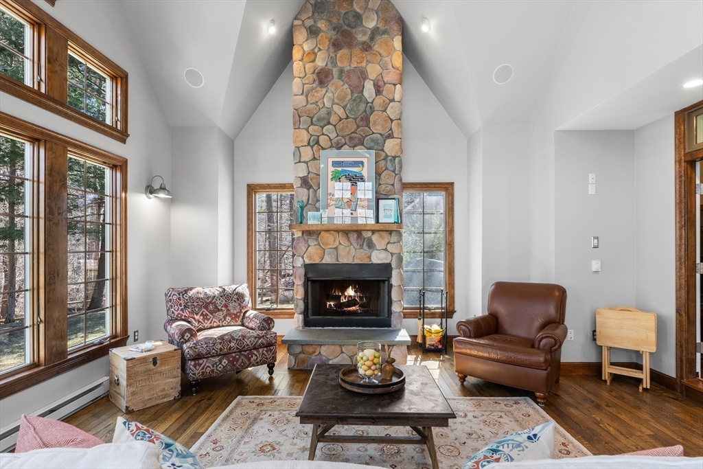 4 Shea Ct