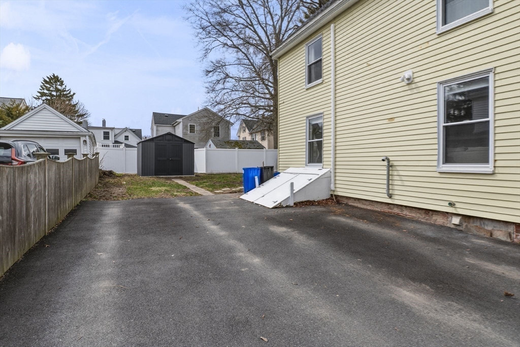 1 River Ct