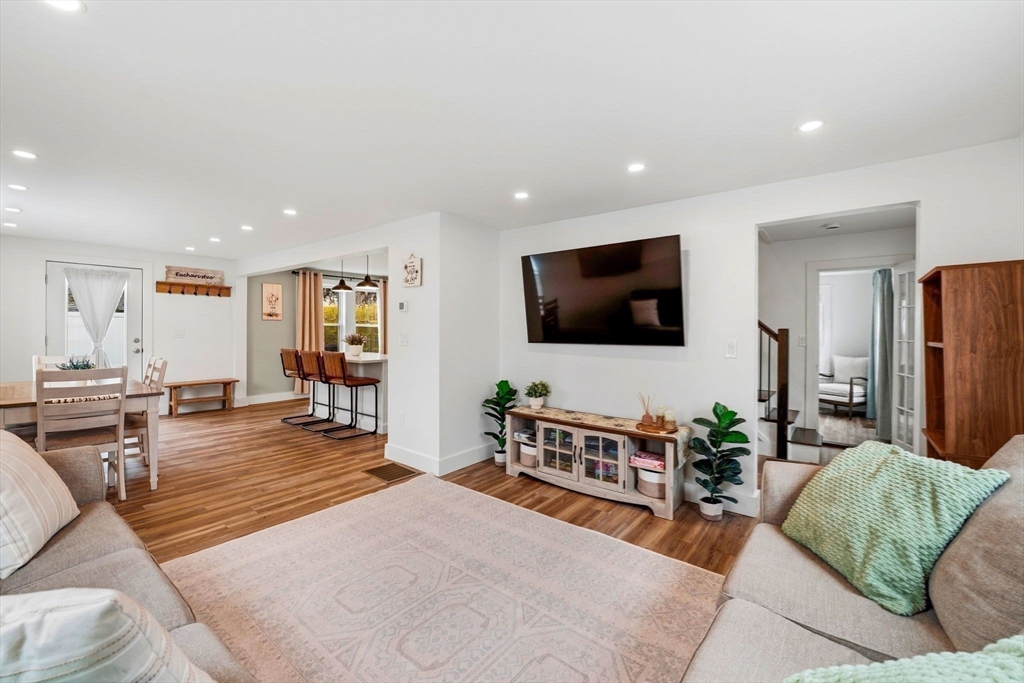 1 River Ct