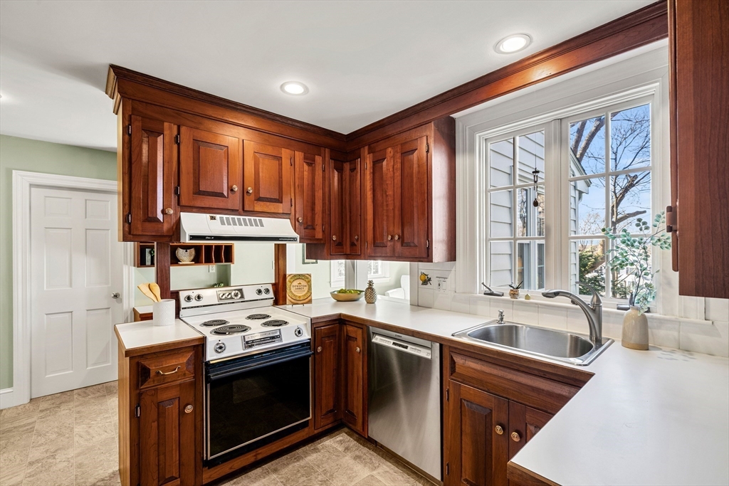 79 Cheever Circle