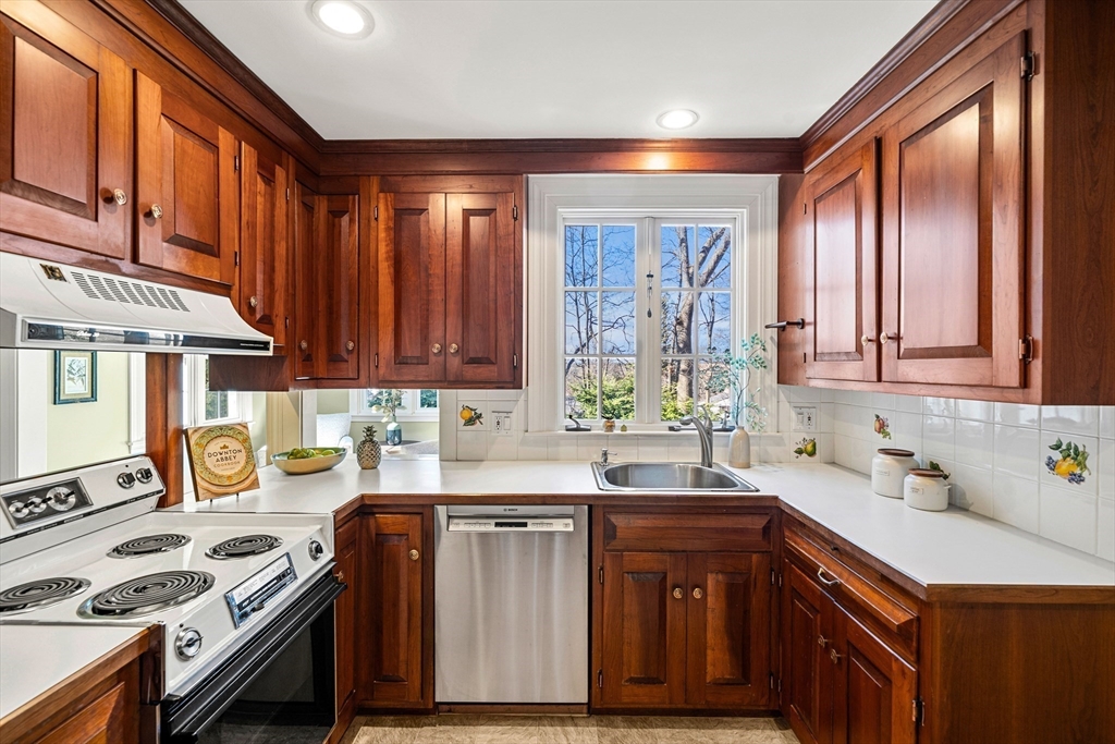 79 Cheever Circle