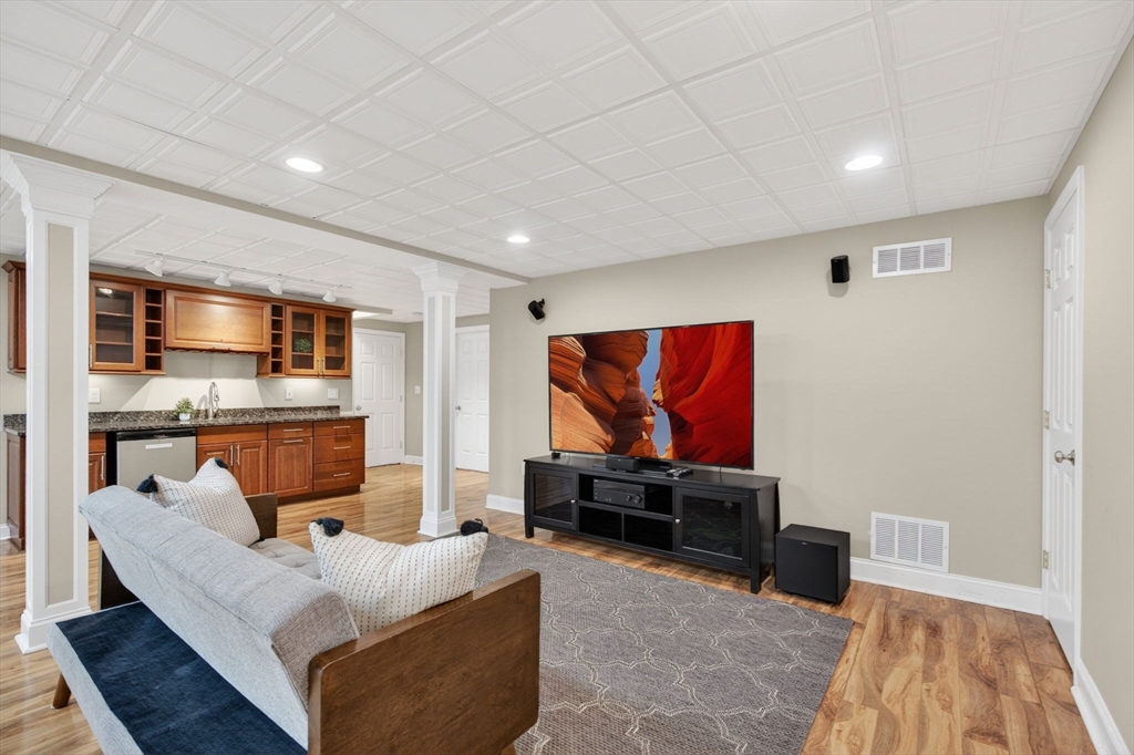 60 Rosemont Dr