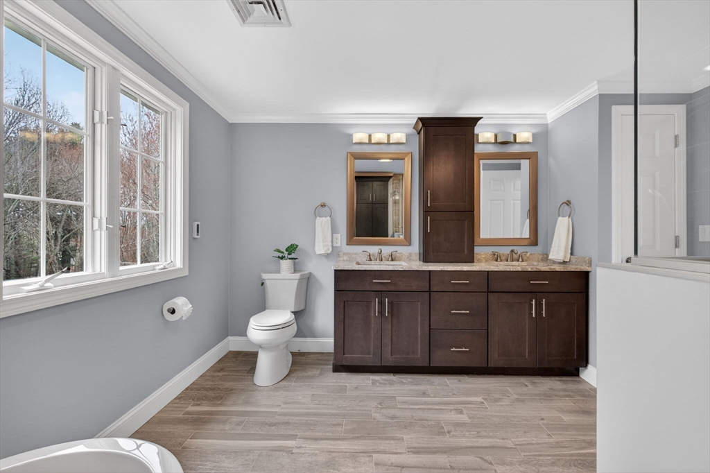 60 Rosemont Dr