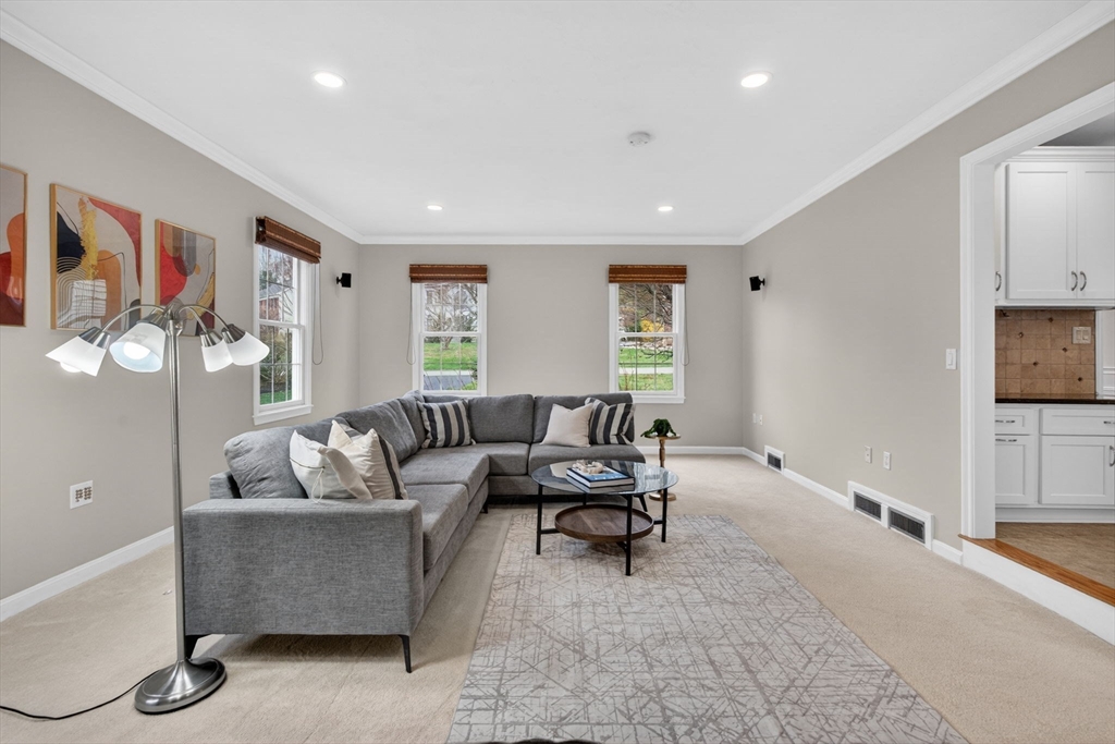 60 Rosemont Dr
