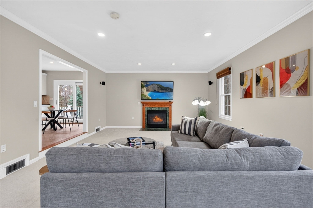 60 Rosemont Dr