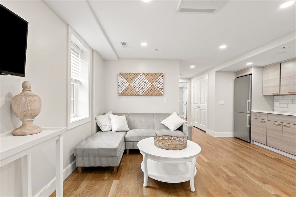 8 Hale Street # 1