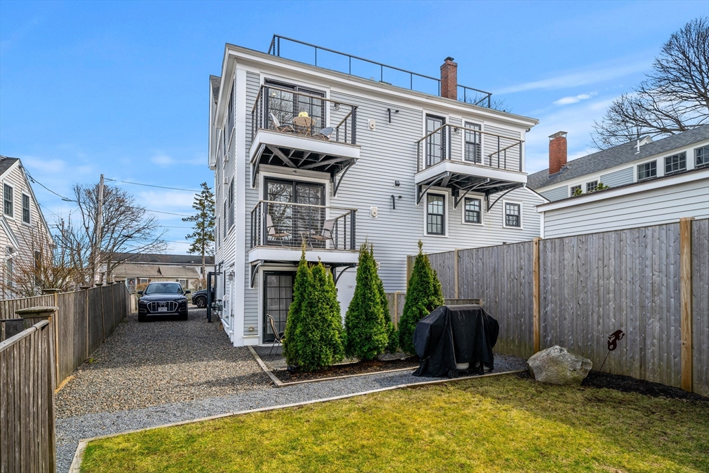 8 Hale Street # 1