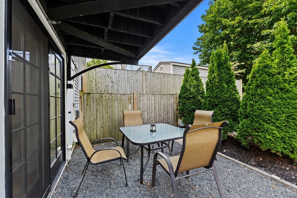 8 Hale Street # 1