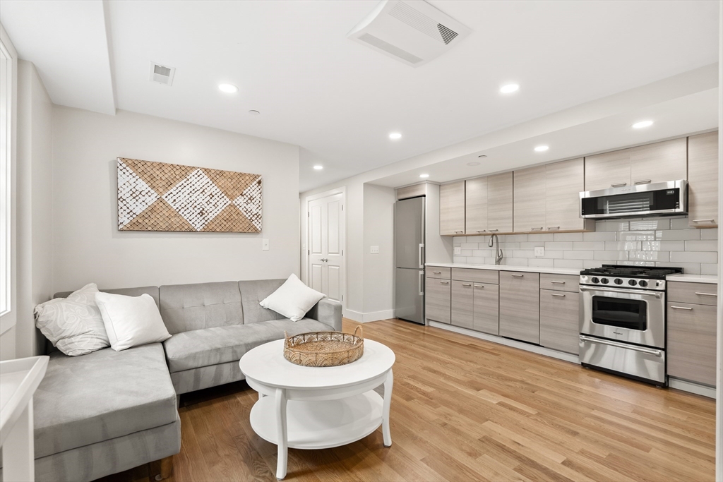 8 Hale Street # 1