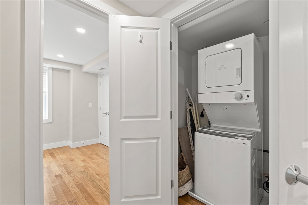 8 Hale Street # 1