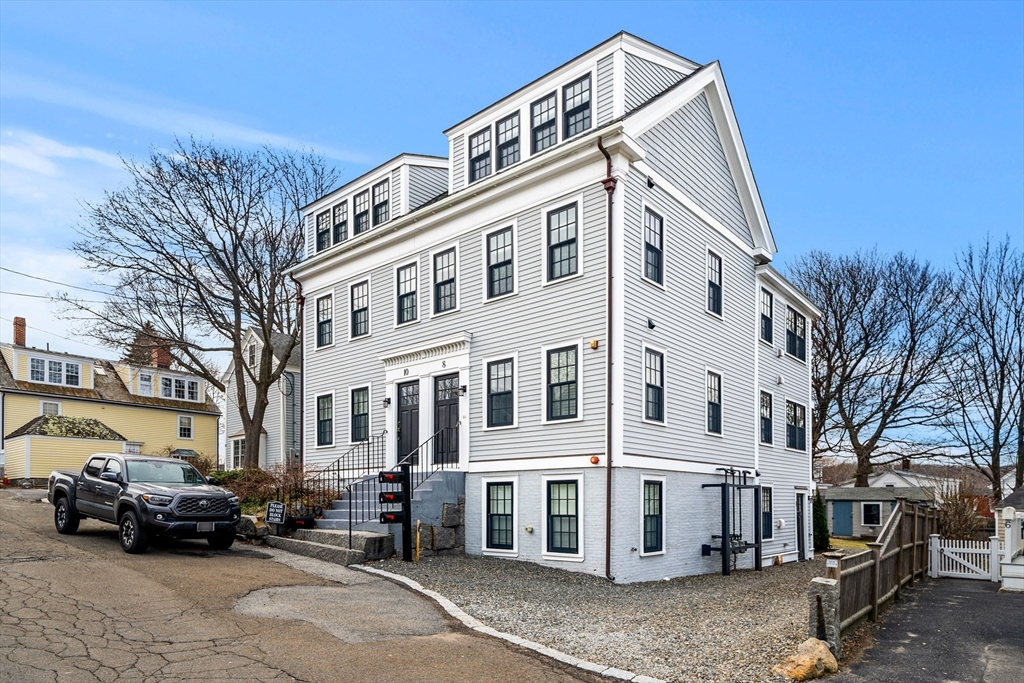 8 Hale Street # 1