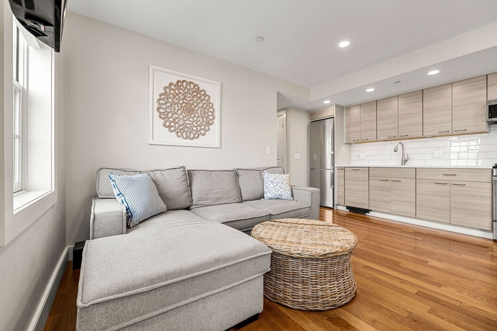8 Hale Street # 2