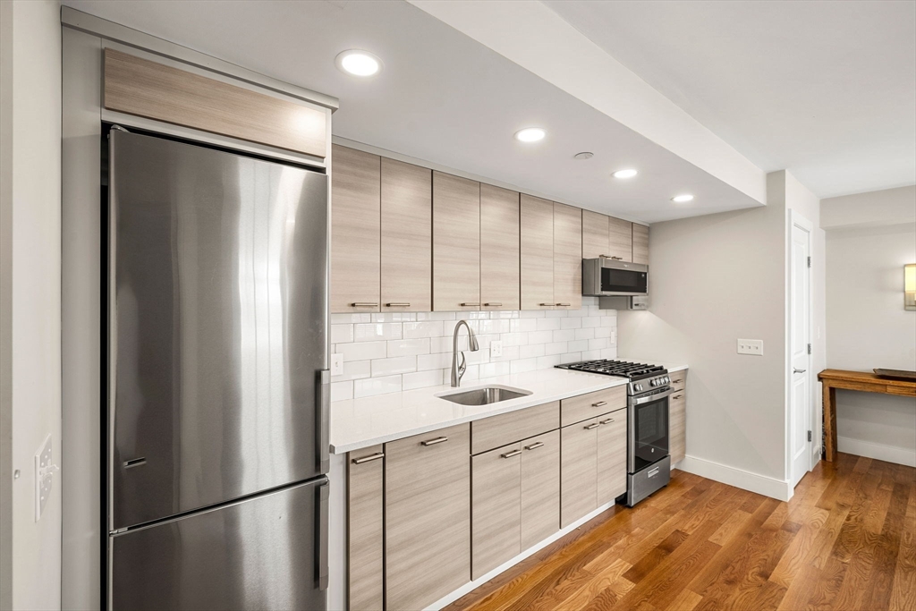 8 Hale Street # 2