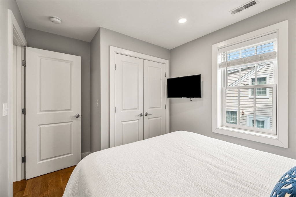 8 Hale Street # 2