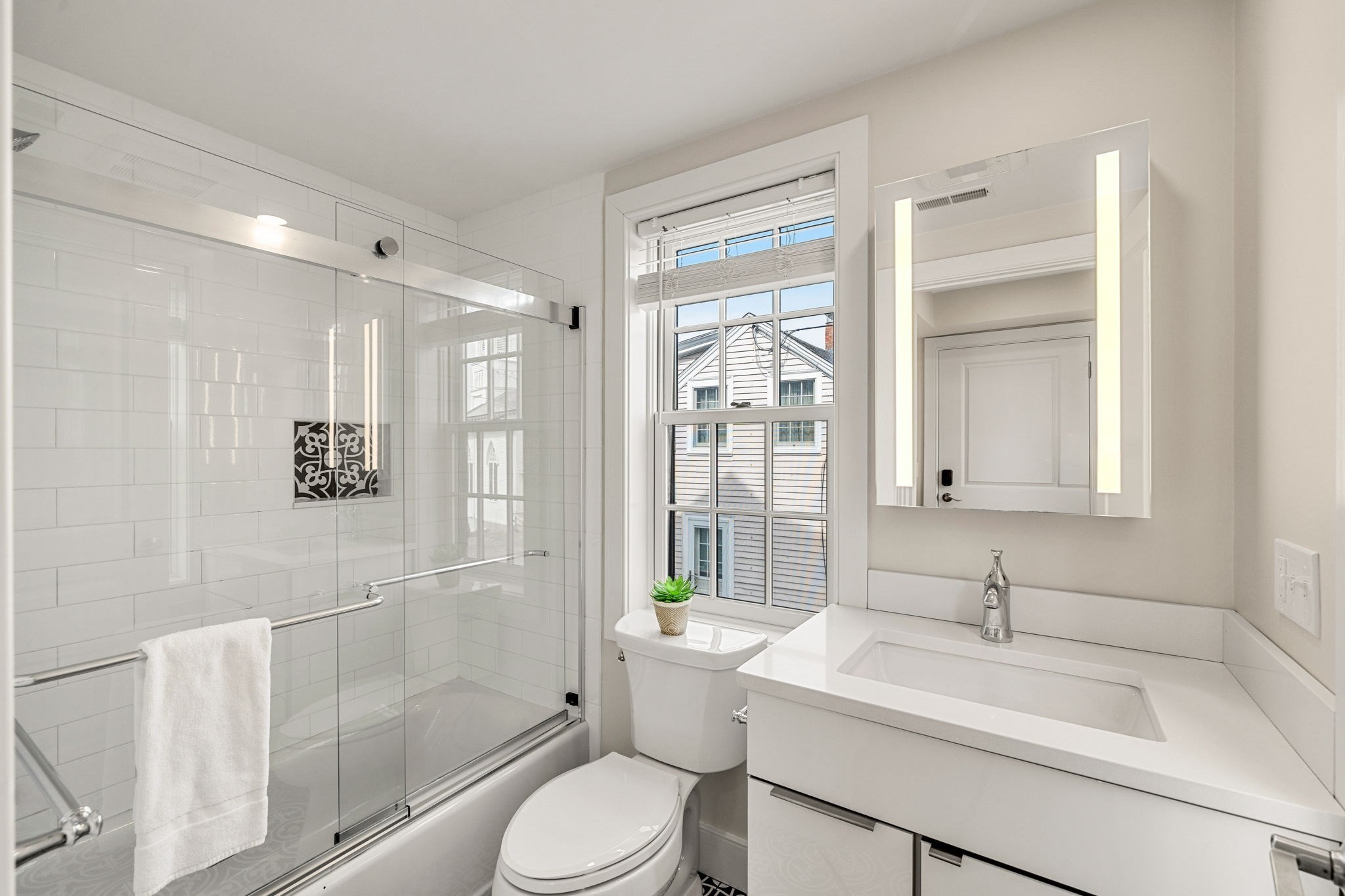 8 Hale Street # 2