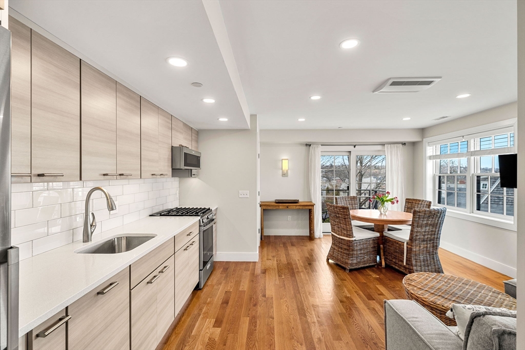 8 Hale Street # 2