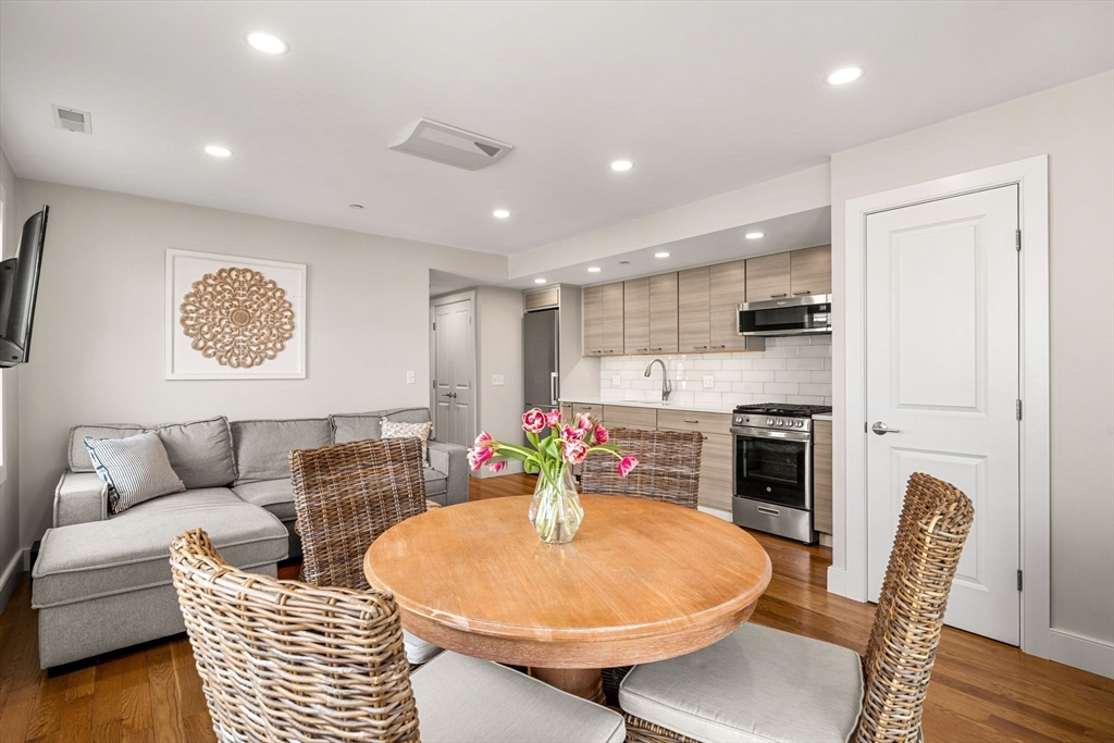 8 Hale Street # 2