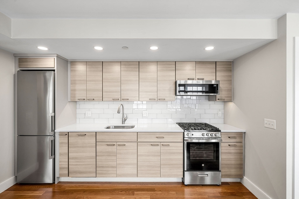 8 Hale Street # 2