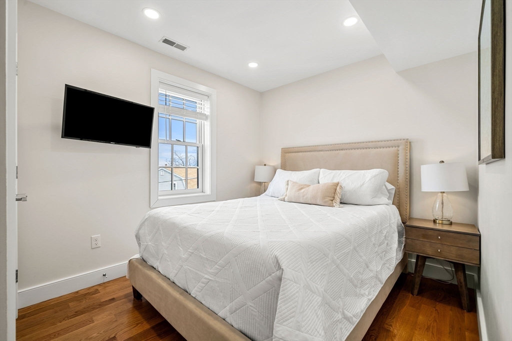 8 Hale Street # 3
