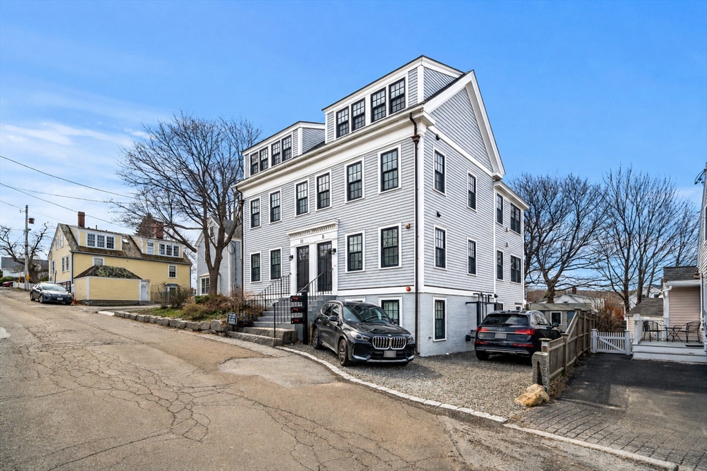 8 Hale Street # 3
