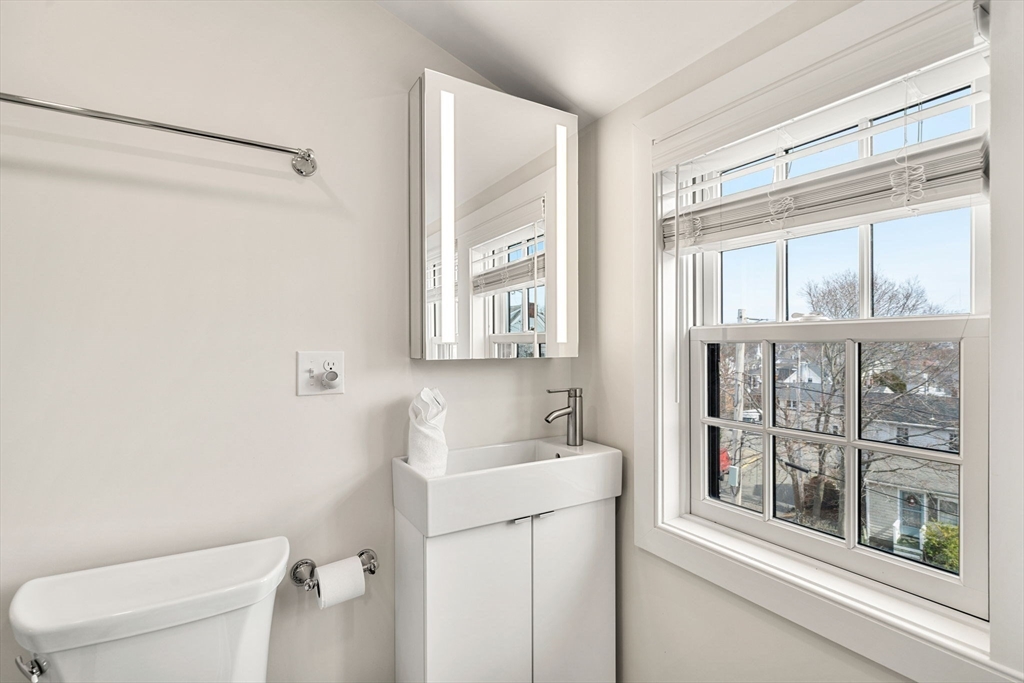 8 Hale Street # 3