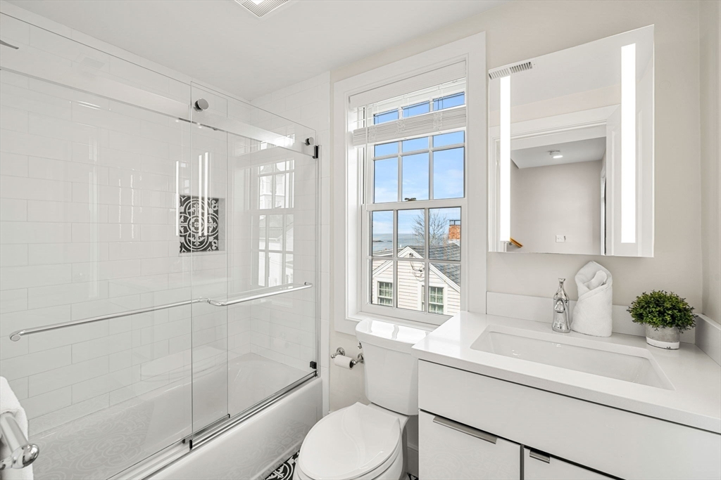 8 Hale Street # 3