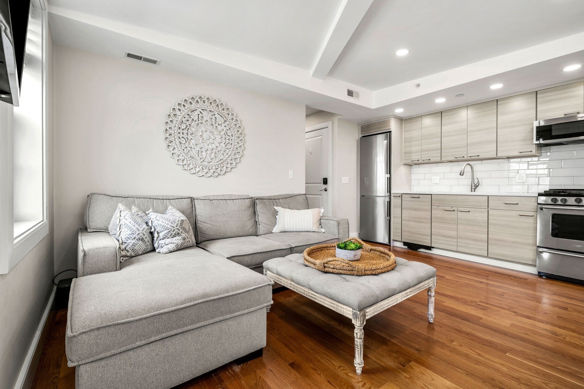 8 Hale Street # 3