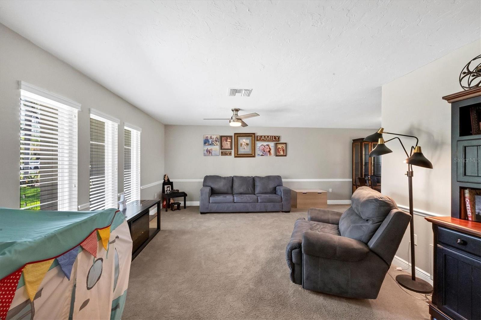 5666 BENEVA WOODS CIR